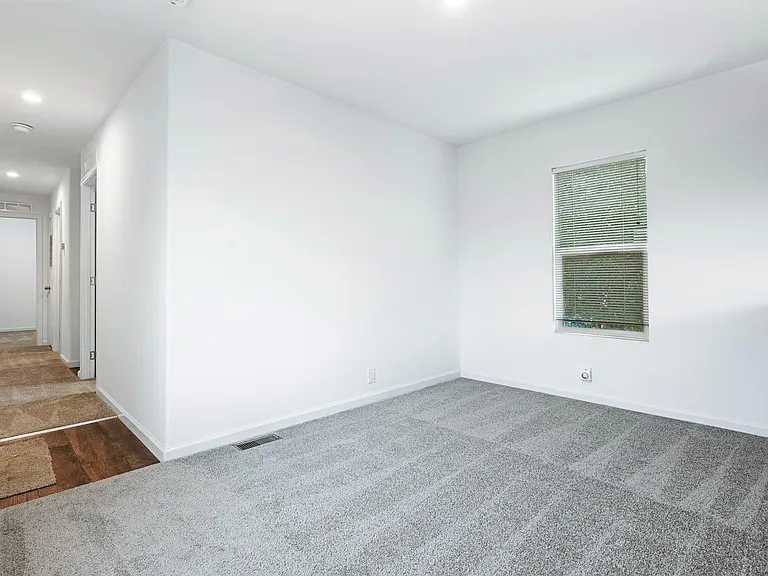 1719 W Olive #33 — Photo 8