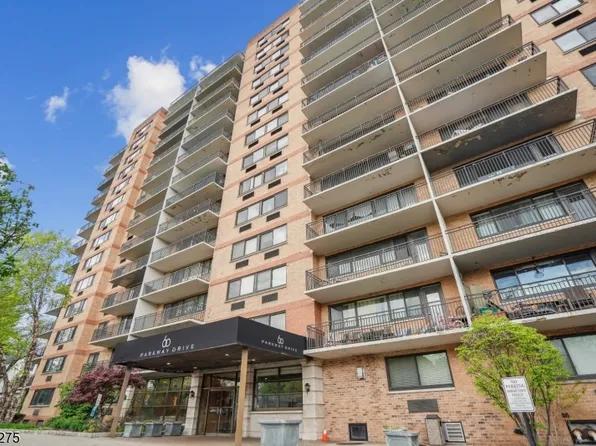 60 Parkway Dr #5A, East Orange City, NJ 07017
