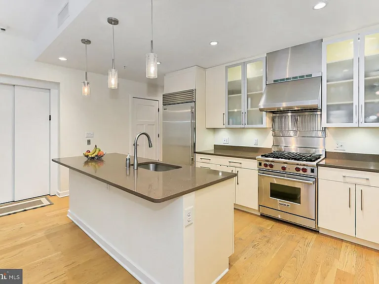 1700 Clarendon Blvd #123 — Photo 9