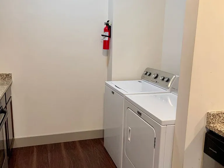 631 N College Ave — Photo 24