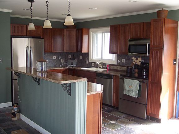 2nd image of 160 Brady Cir