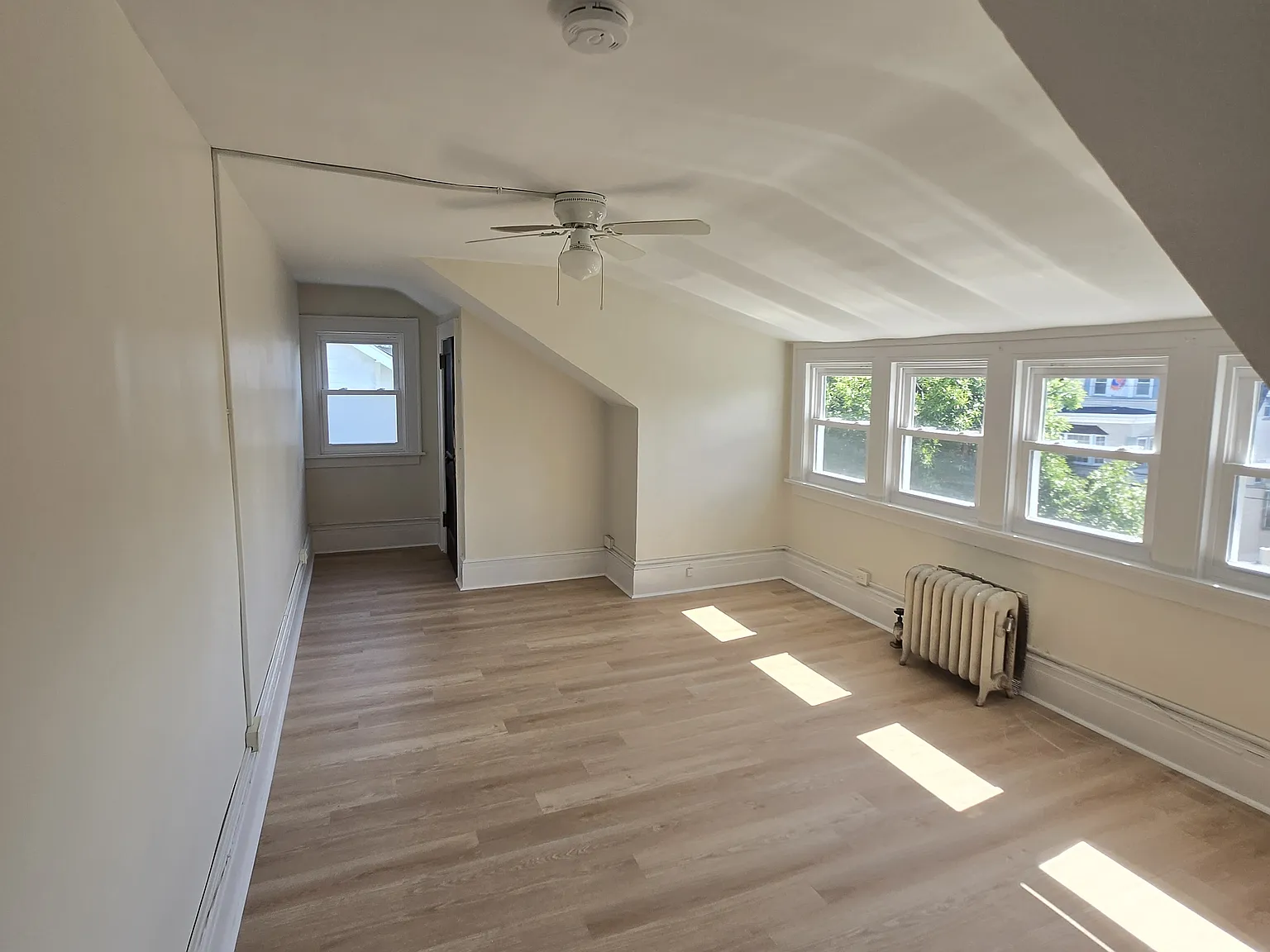 3 bed, 9999 sqft, $2,500 — Photo 4
