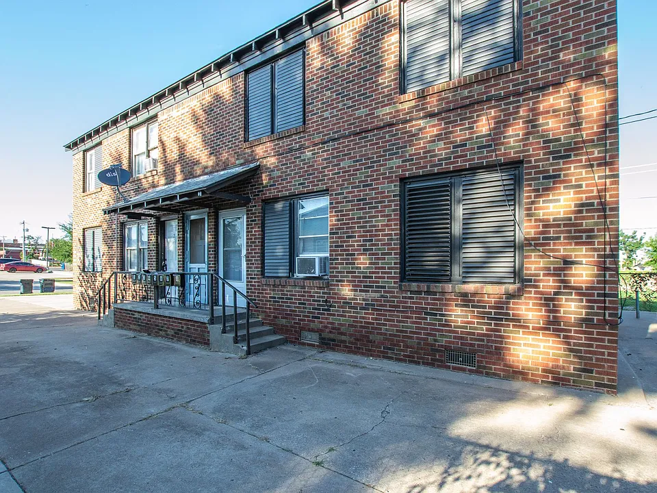 SW 27th St Complex