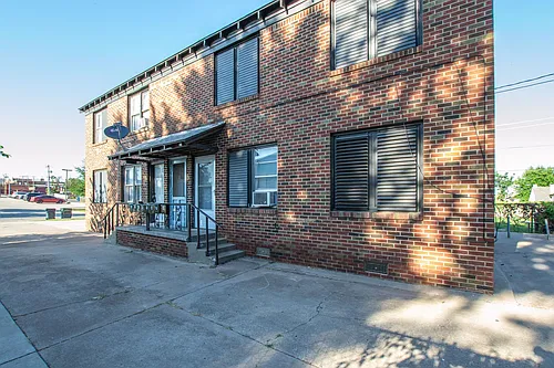 SW 27th St Complex Photo 1