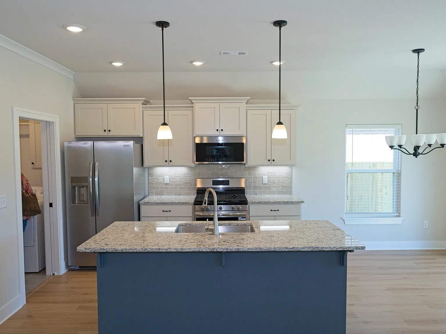 4 bed, 1595 sqft, $2,200 — Photo 4
