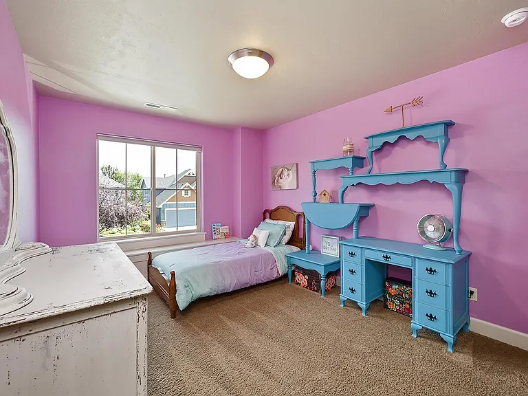 691 W Cagney St — Photo 36