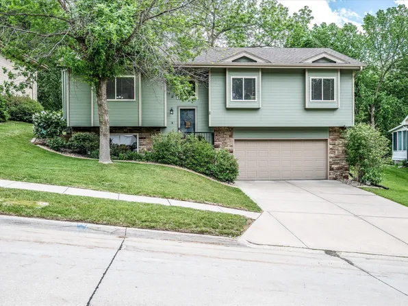 117 Autumn Cir, Council Bluffs, IA 51503