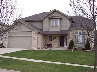 13049 Rolling Meadow Dr, Lemont, IL 60439