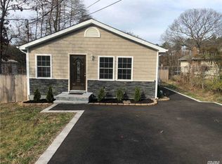 385 Mooney Pond Rd, Selden, NY 11784