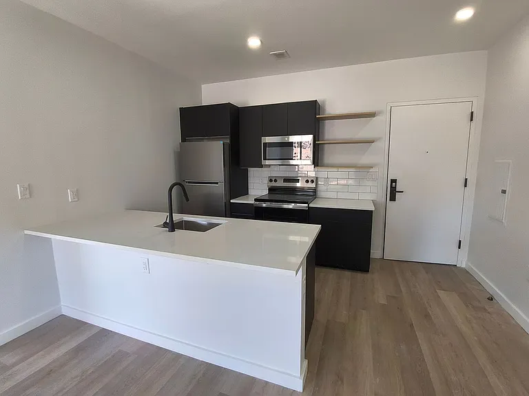 486 Market St — Photo 3