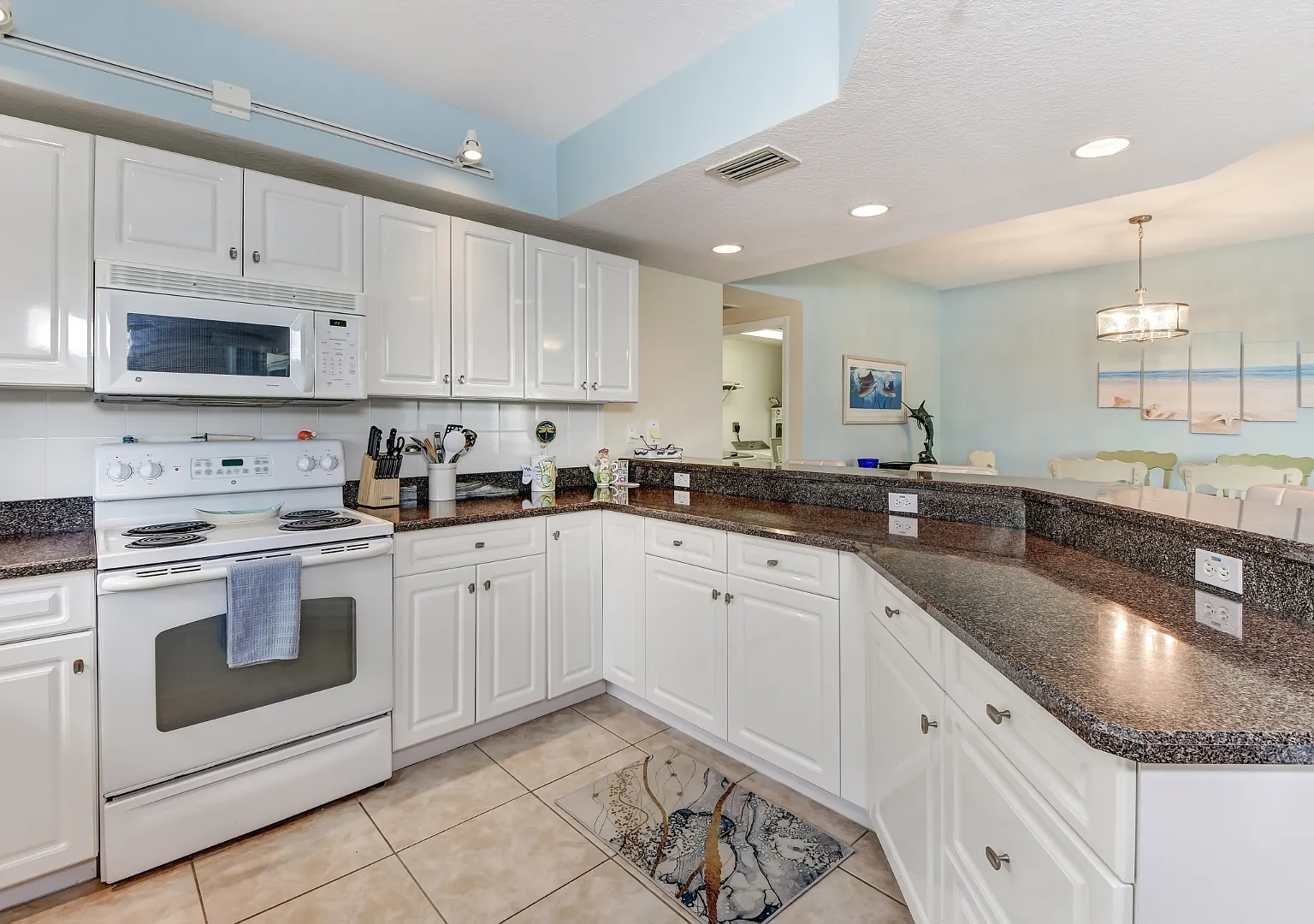 3 bed, 1771 sqft, $5,800 — Photo 3