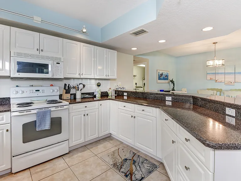 Enjoy a kitchen fit for a king and make wonderful snacks and full meals.