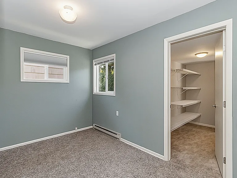 532 Colby Ave — Photo 16
