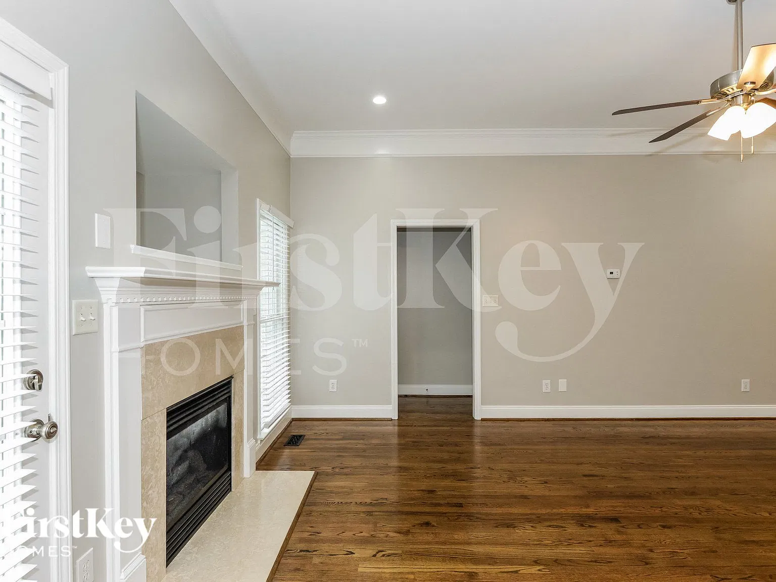 3 bed, 2.0 bath, 1425 sqft, $2,120 — Photo 3