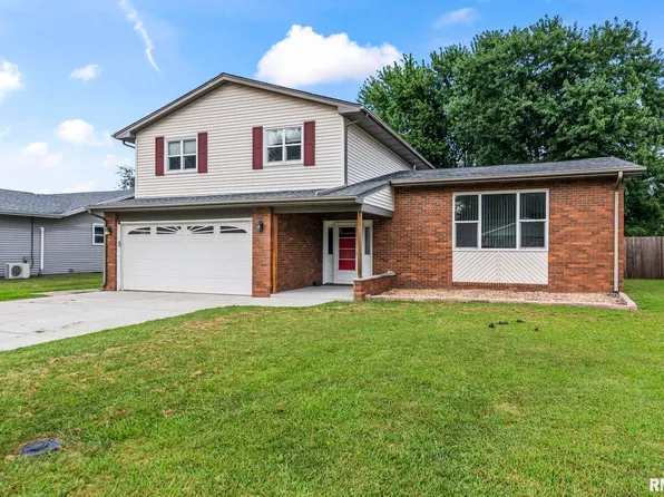 106 Bob O Link Ln, Virden, IL 62690