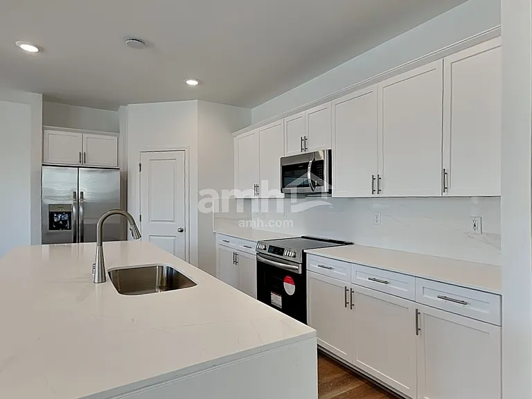 9131 Golden Sunflower Ct — Photo 3