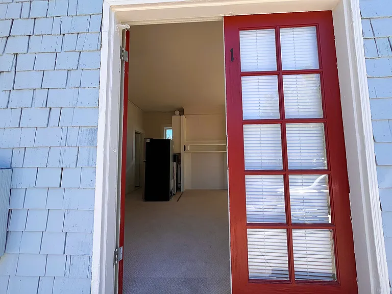1220 Donnelly Ave #1 — Photo 1
