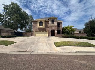 2718 Braids Dr, Laredo, TX 78045