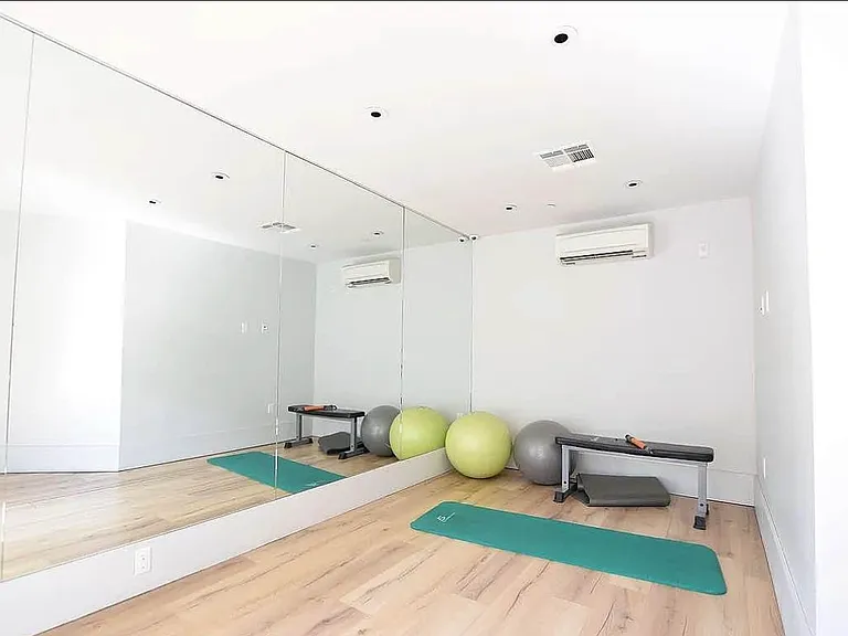 1348 Ocean Ave #6F — Photo 8
