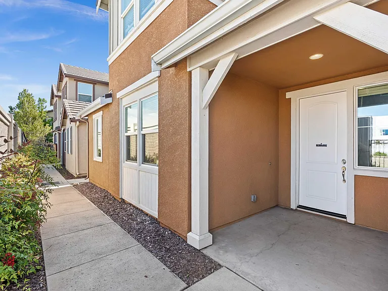 306 Misty Cir — Photo 3