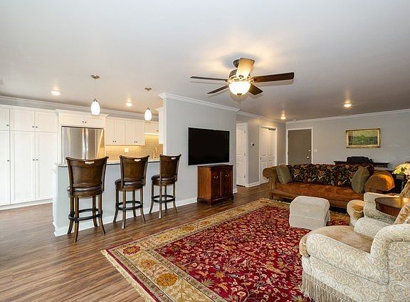 2nd image of 8630 Ferris Ave Unit 305