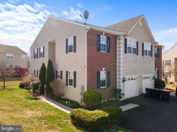 208 Clarkdale Ln, Gilbertsville, PA 19525