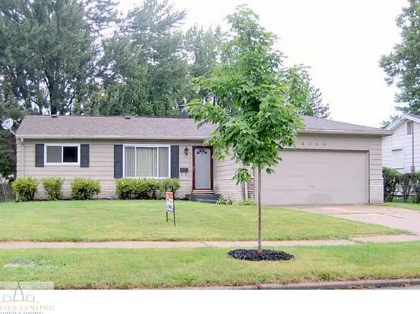 3700 Lochmoor Dr, Lansing, MI 48911