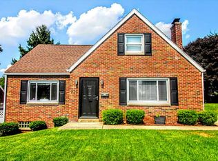 220 Patricia Dr, Ellwood City, PA