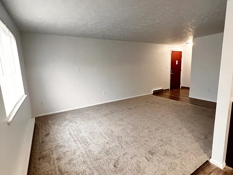 Farmington Manor — Photo 8