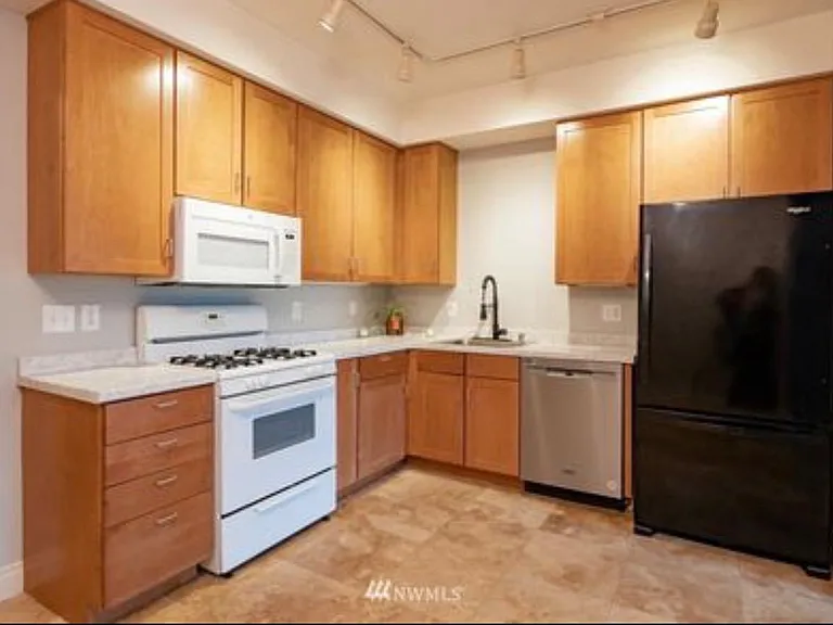 1991 Alder St #101 — Photo 3