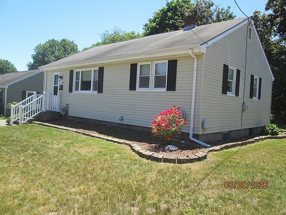3rd image of 535 Shirley Ave
