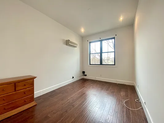 Rented by Compass | media 12