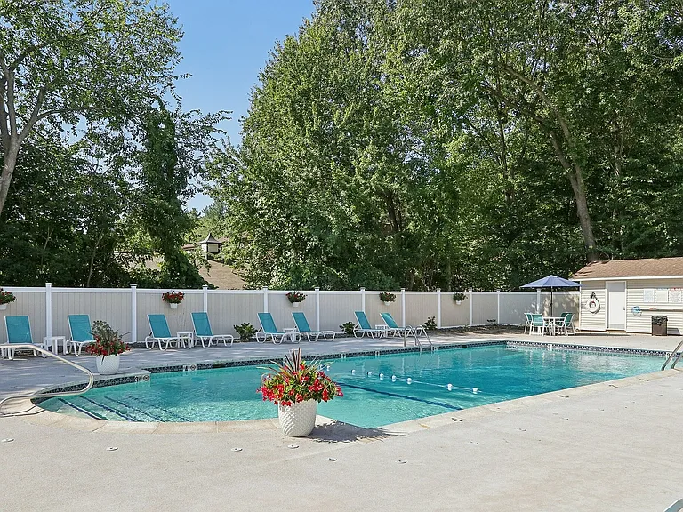 18-web-or-mls-Silver Dr-1408-918