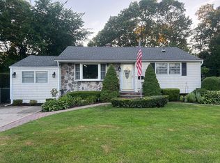 2 Barbara Rd, Ronkonkoma, NY 11779
