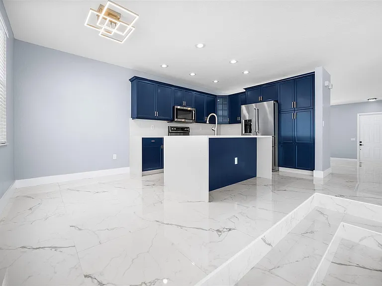 5030 SW 155th Ter — Photo 5