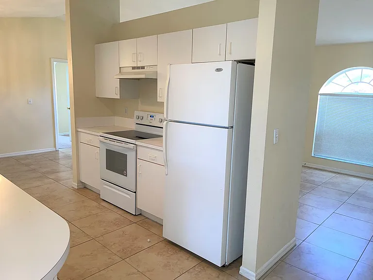 419 SW Meadow Ter — Photo 6