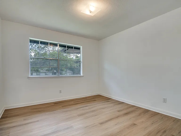 1107 Terrace Trl — Photo 10