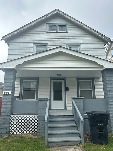 906 E 130th St Photo 1