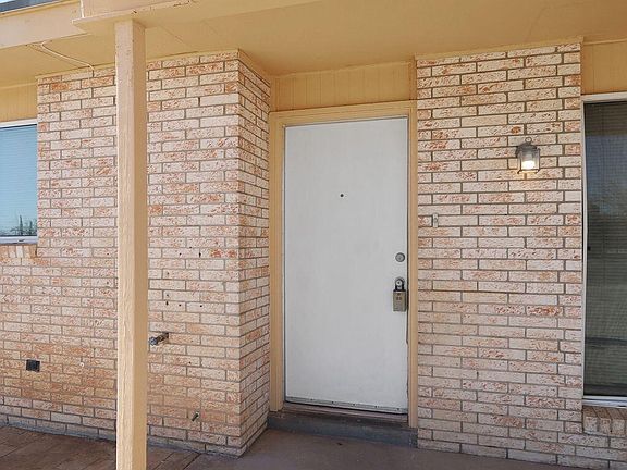 4th image of 10443 Hodges Cir