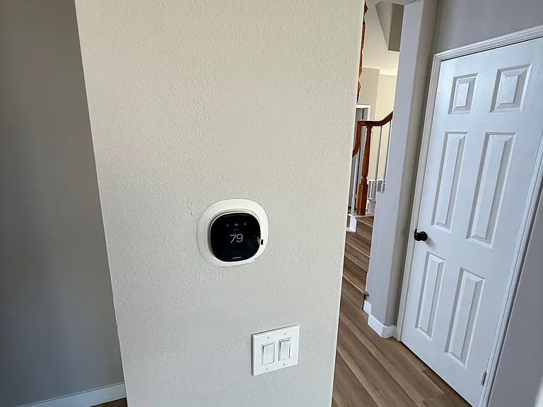711 Canterbury Cir — Photo 35