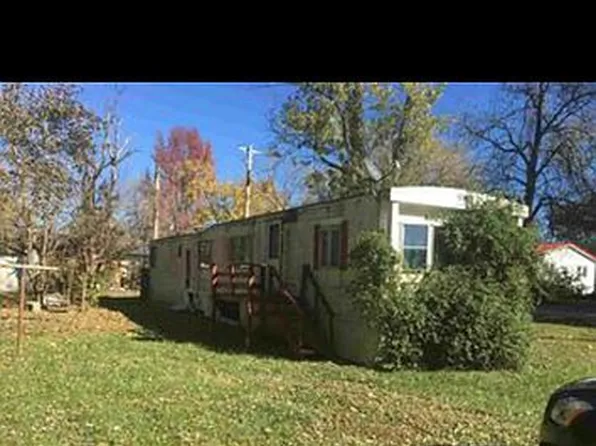 402 N Hickory St, Mc Leansboro, IL 62859