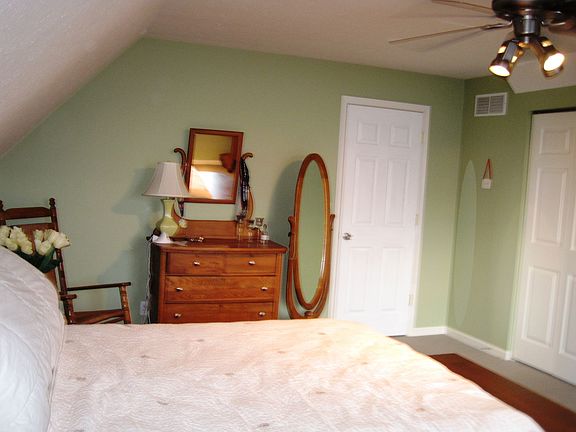 5th image of 961 E Kensington Ln