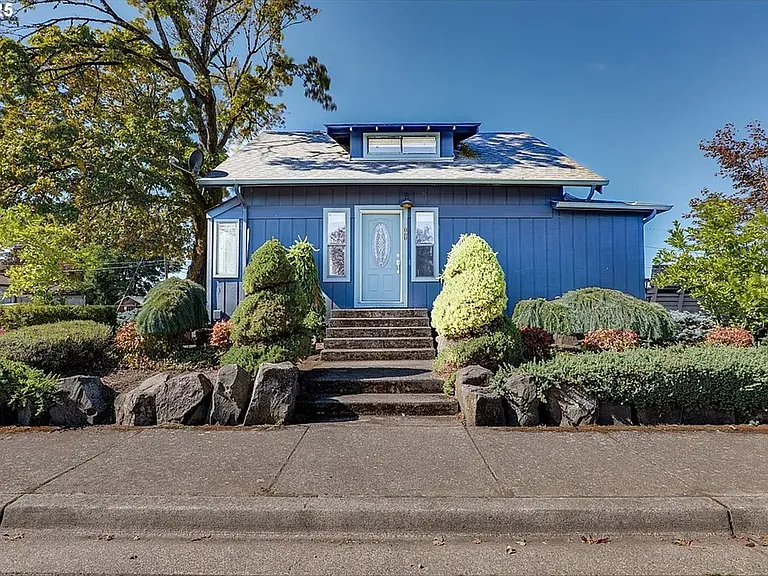 1021 Deal St — Photo 2