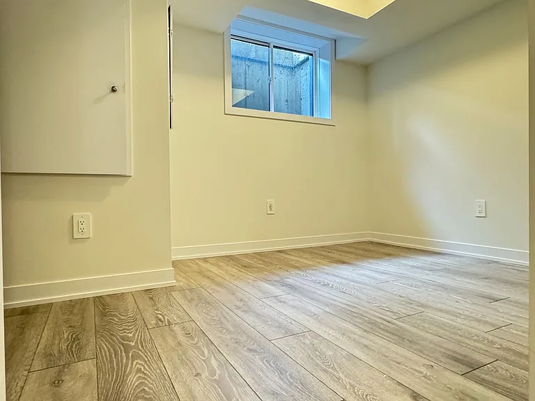 424 Lawrence Heights Way #BASEMENT — Photo 10