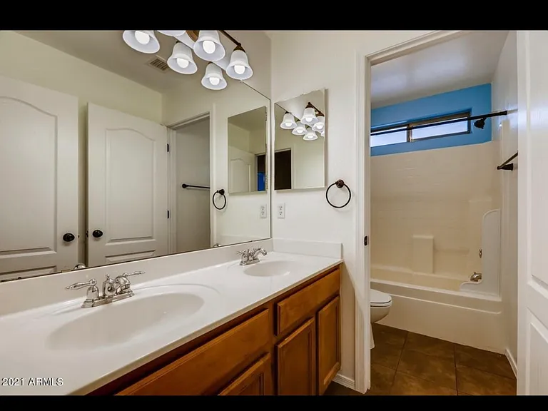 17259 W Smokey Dr — Photo 5