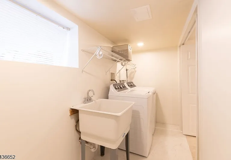 210 Globe Ave — Photo 34