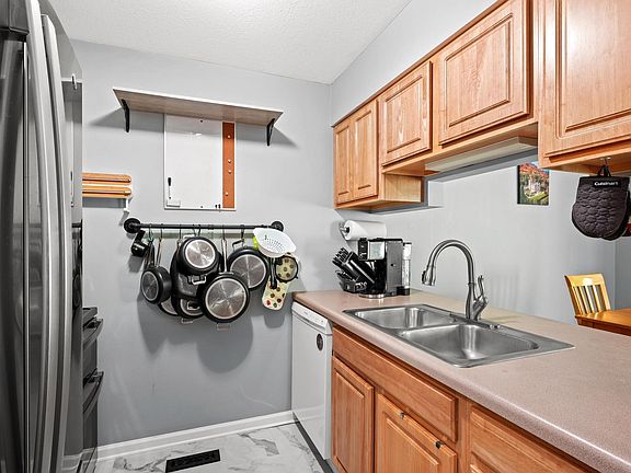 3rd image of 1715 Woodward Ave