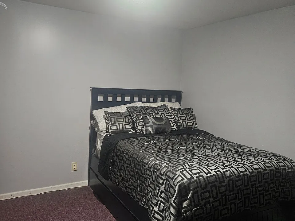 8 Gilbert Pl #0