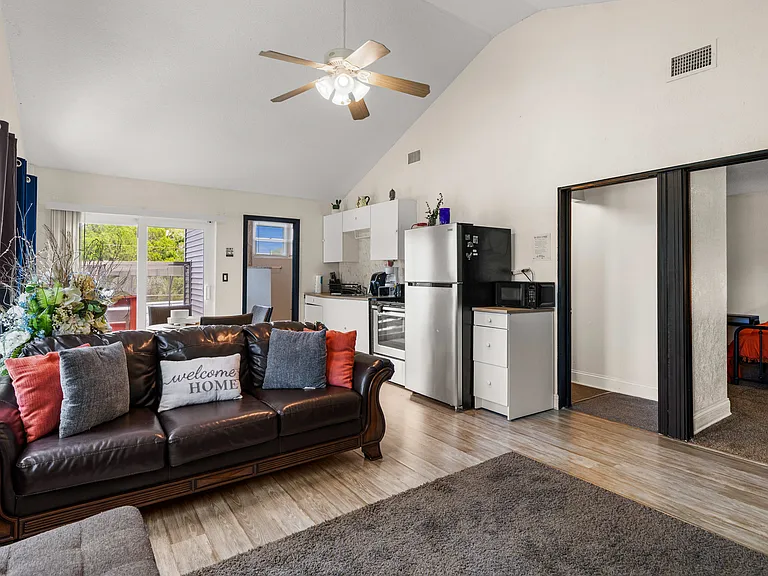 1110 E Lakeshore Blvd #3 — Photo 30