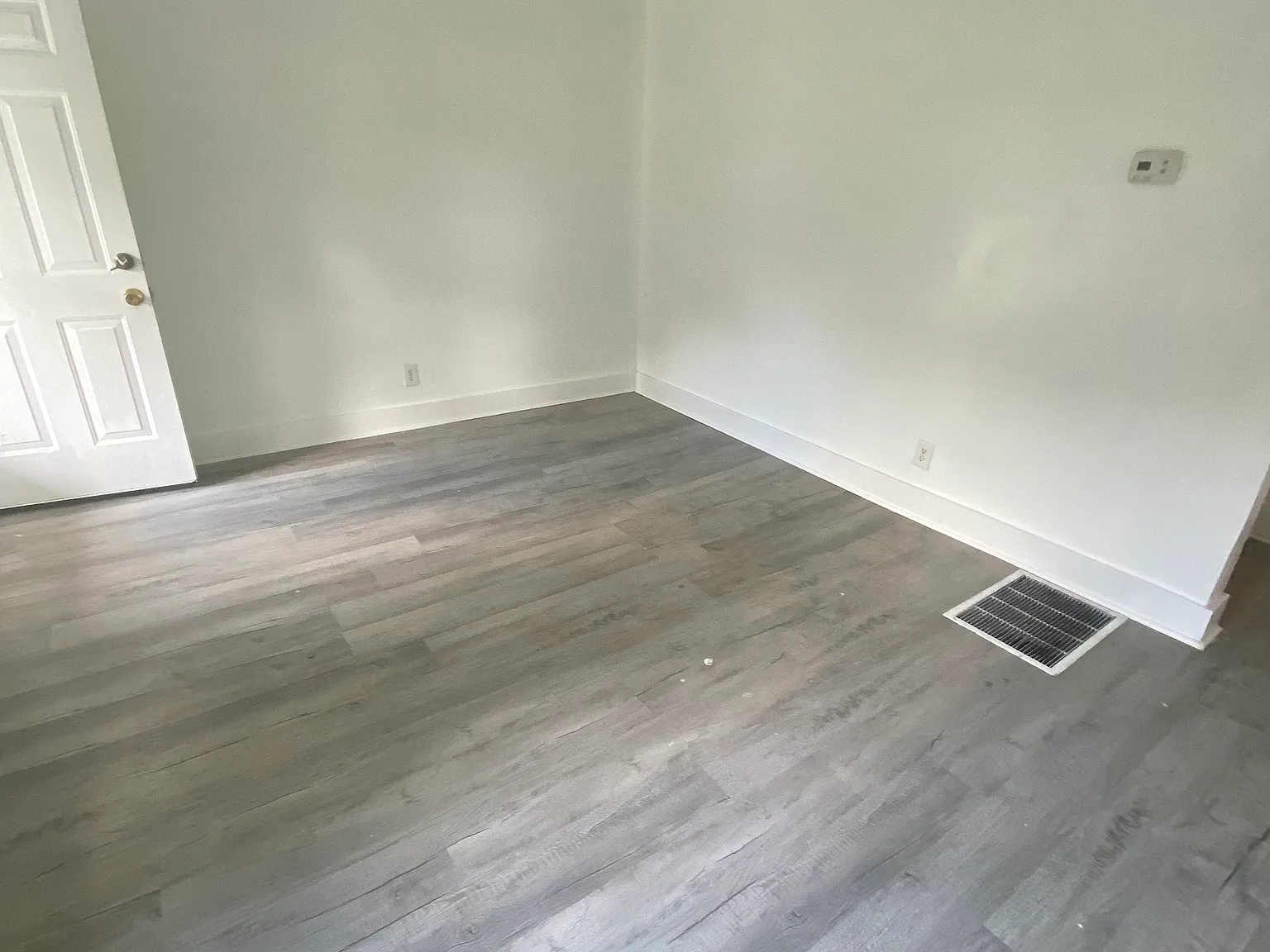 2401 Celia Ave — Photo 4